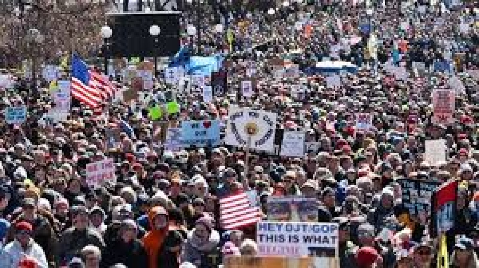 ট্রাম্পের বিরুদ্ধে ৮০ লাখ মানুষের বিক্ষোভ