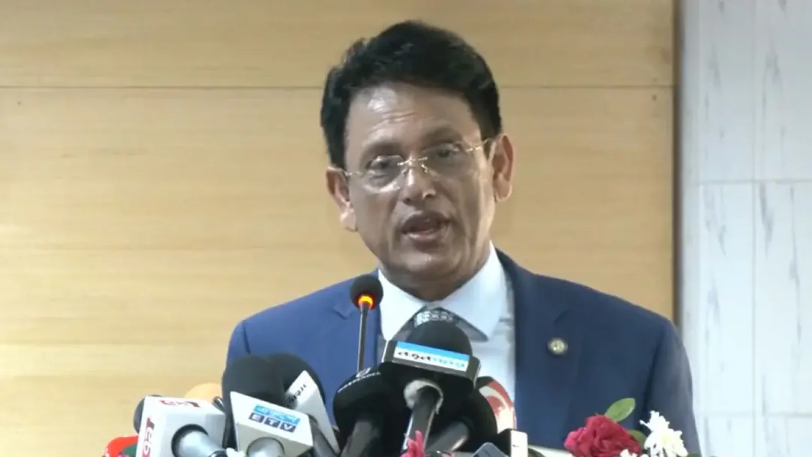 সুষ্ঠু হচ্ছে এসএসসি, ডিসেম্বরেই সব পরীক্ষা শেষ করার পরিকল্পনা সরকারের : শিক্ষামন্ত্রী