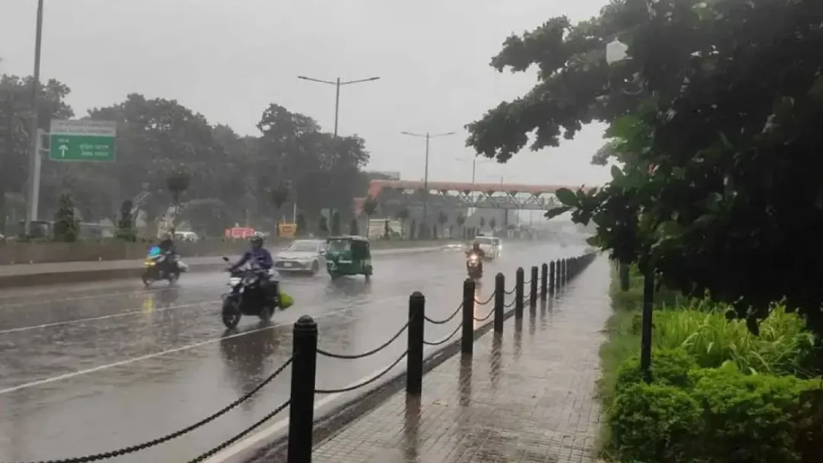 দেশের সব বিভাগে বৃষ্টির আভাস, তাপমাত্রা কমতে পারে