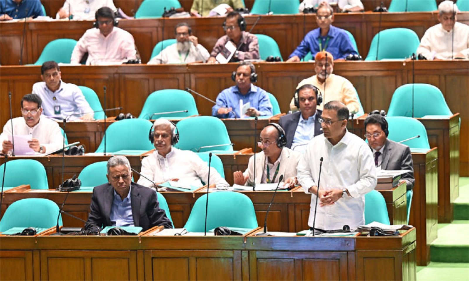 পুলিশের জ্বালানি রেশনিং তুলে নেওয়া হয়েছে : সংসদে প্রধানমন্ত্রী
