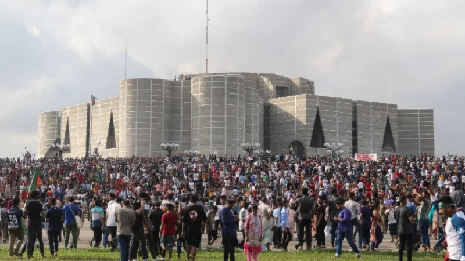 ঐতিহাসিক ৫ আগস্ট আজ