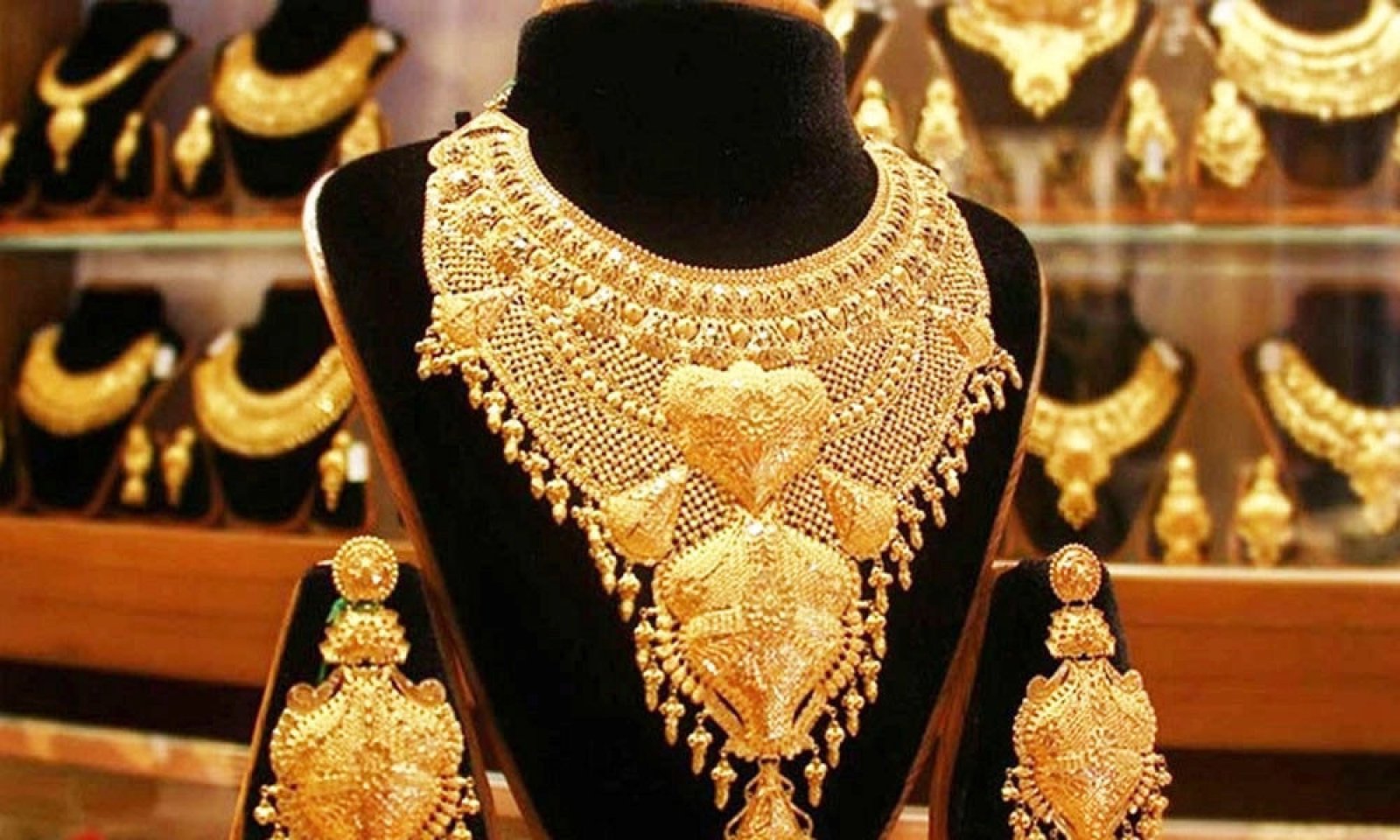 আবারও কমল সোনার দাম