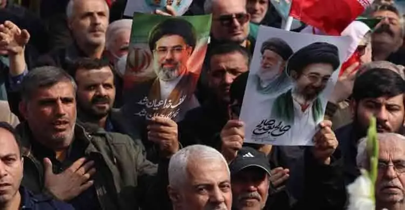 ইরান সরকার পতনের ঝুঁকিতে নেই