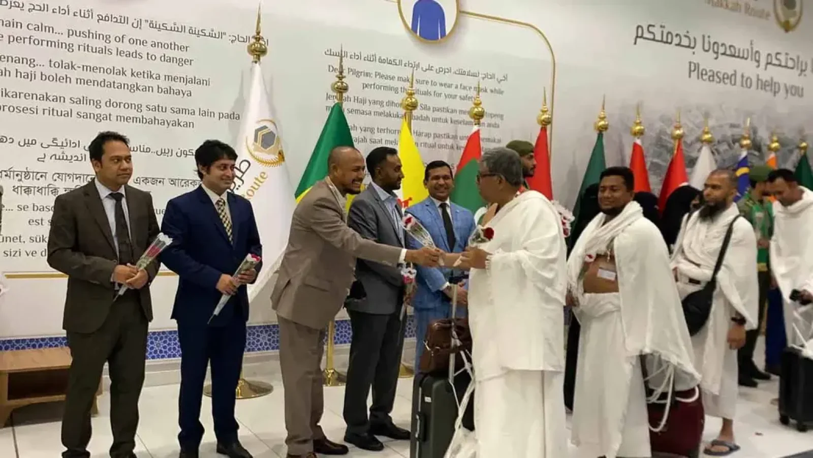 শুরু হলো হজযাত্রা, প্রথম ফ্লাইটে ৪১৯ বাংলাদেশি জেদ্দায়