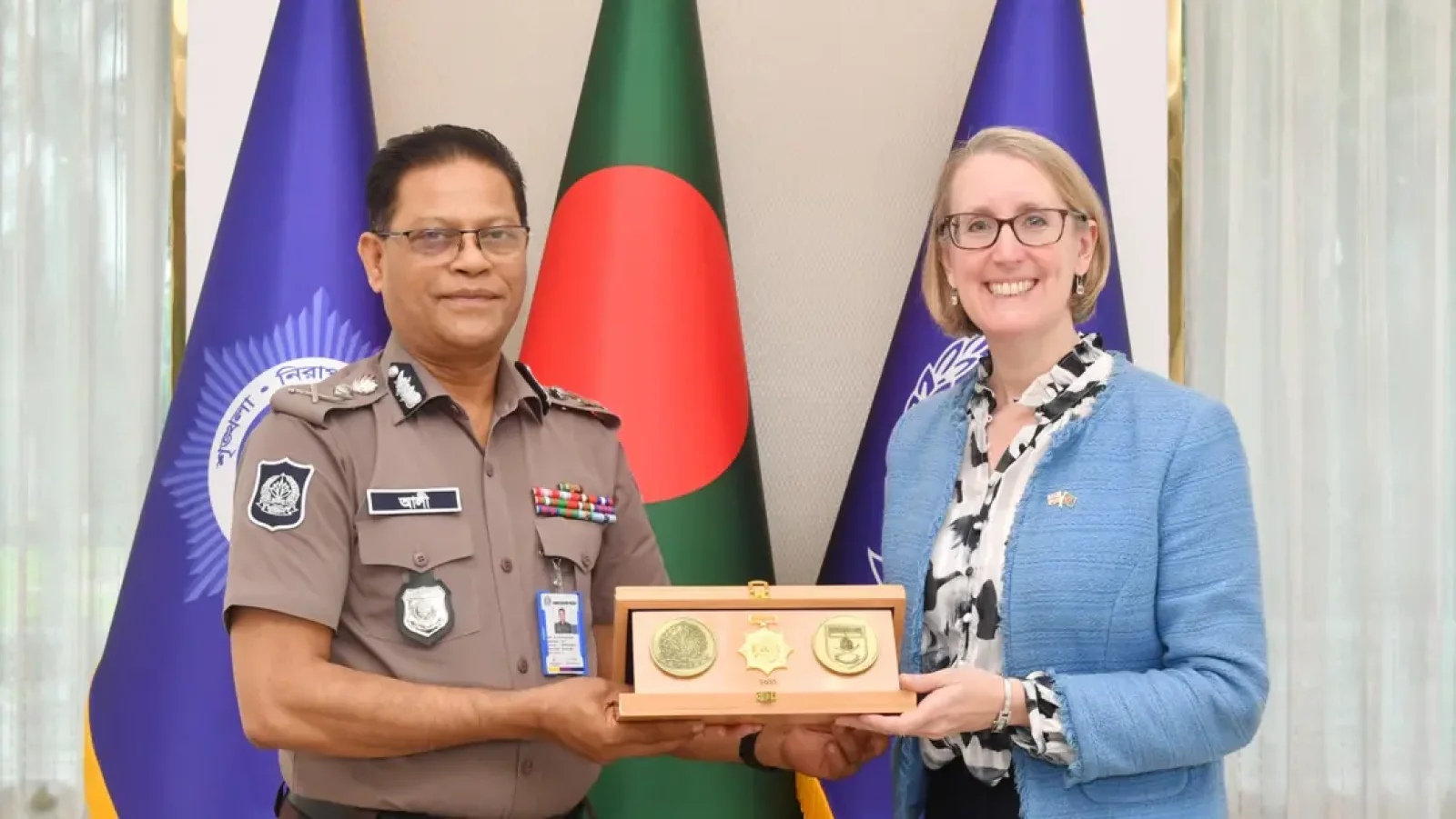 আন্তর্জাতিক অপরাধ দমনে বাংলাদেশ পুলিশের পাশে থাকতে চায় যুক্তরাজ্য