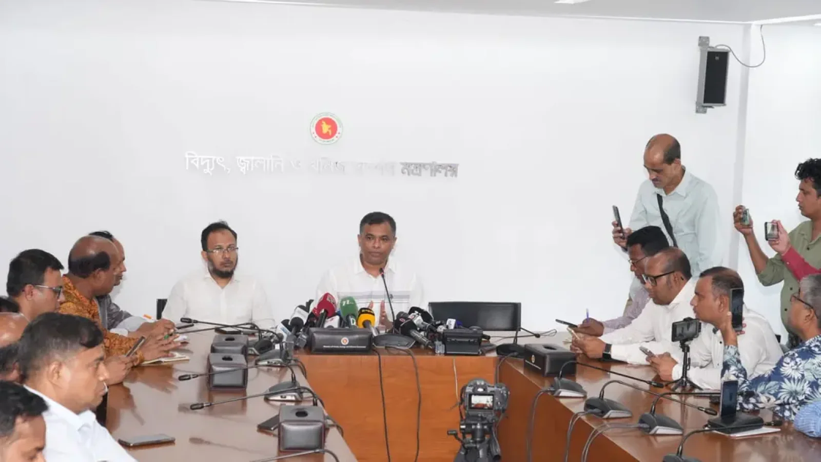 অকটেন-পেট্রোলের মজুত যথেষ্ট, দুই মাসেও কোনো সমস্যা হবে না : মনির হোসেন