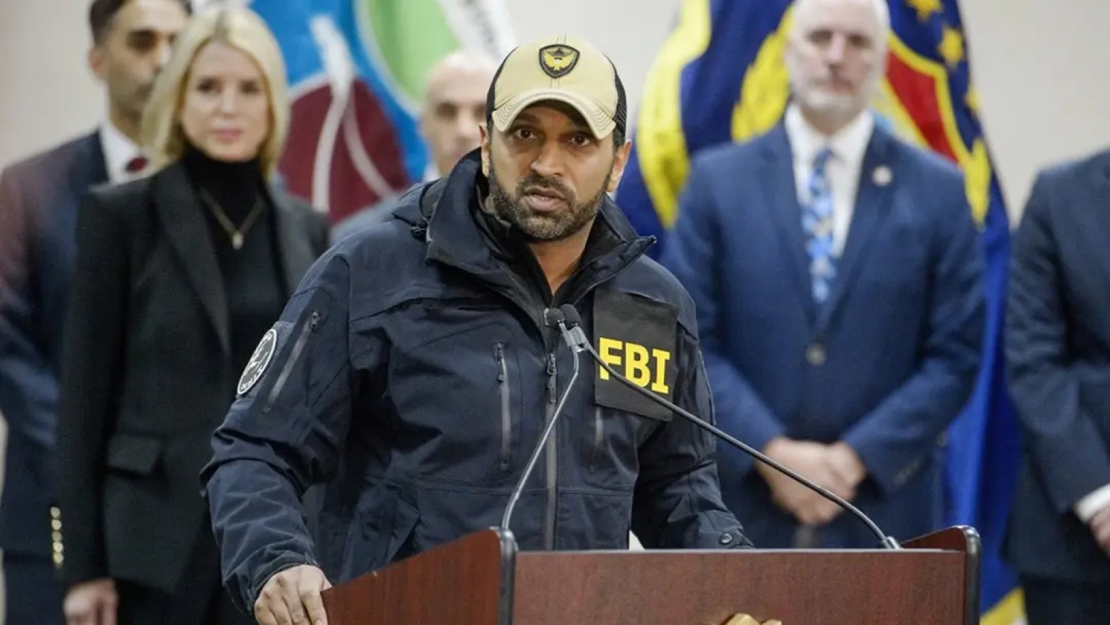 যুক্তরাষ্ট্রের গোয়েন্দা সংস্থার প্রধানের ইমেইল হ্যাক করল ইরানি হ্যাকাররা