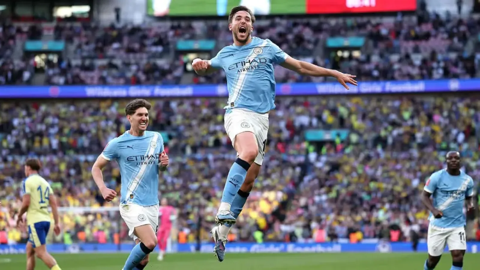 পাঁচ মিনিটে দুই গোল দিয়ে ফাইনালে ম্যানসিটি