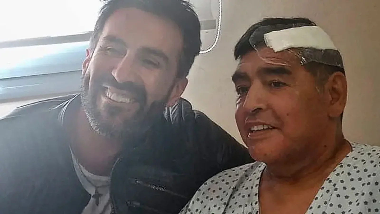 ‘আইডল’ ম্যারাডোনার মৃত্যুতে নিজেকে নির্দোষ দাবি ডাক্তারের