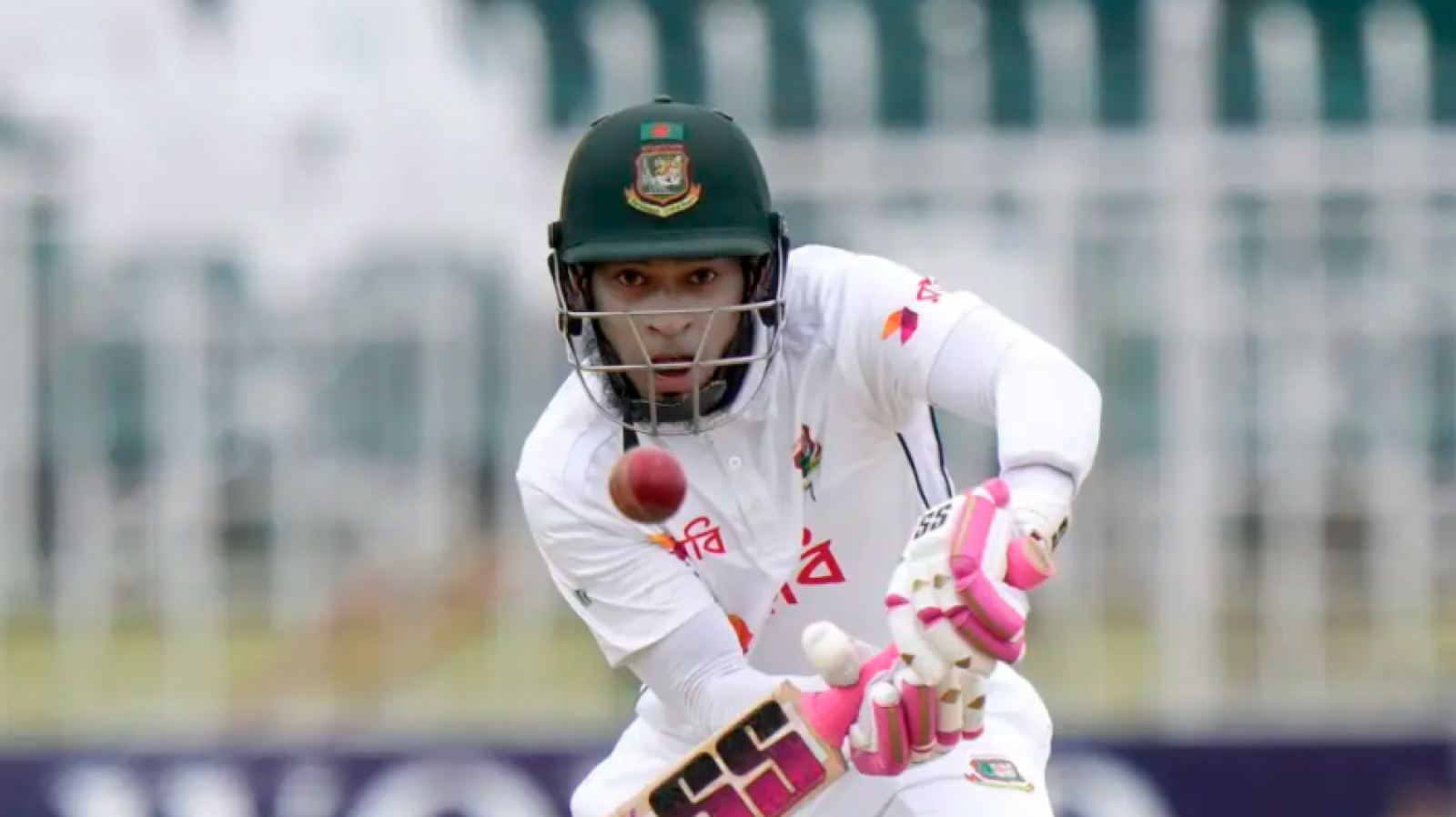 ৭ উইকেটে ৩৮০ রান নিয়ে লাঞ্চ বিরতিতে বাংলাদেশ