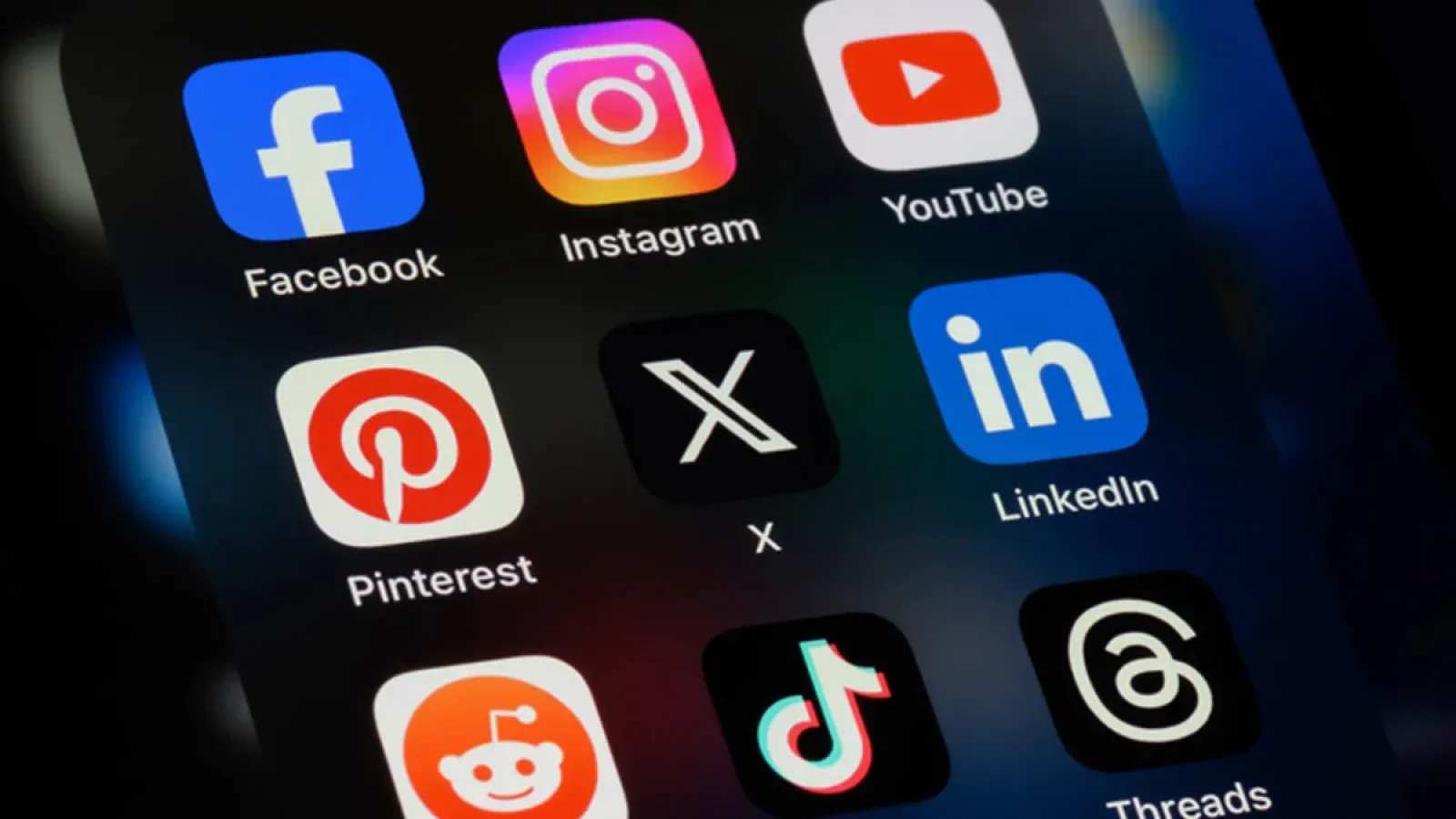 যুক্তরাজ্য শিশুদের সুরক্ষায় কঠোর নিয়ম আনছে