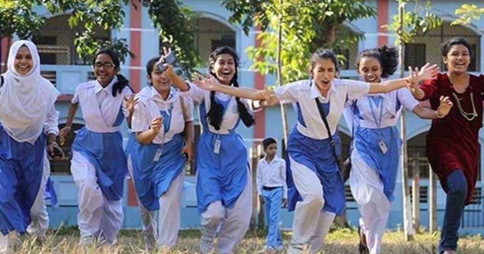 দেশের সব শিক্ষাপ্রতিষ্ঠানে টানা ৩ দিনের ছুটি