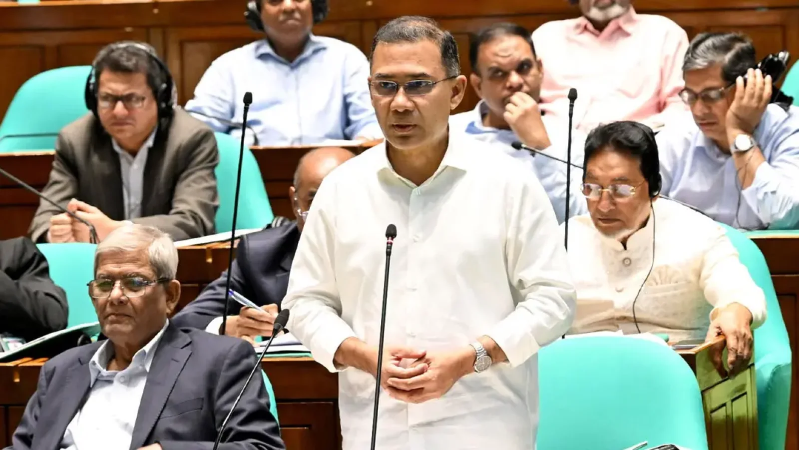 রোহিঙ্গাদের ফেরাতে আন্তর্জাতিক চাপ বাড়ানোর তাগিদ প্রধানমন্ত্রীর