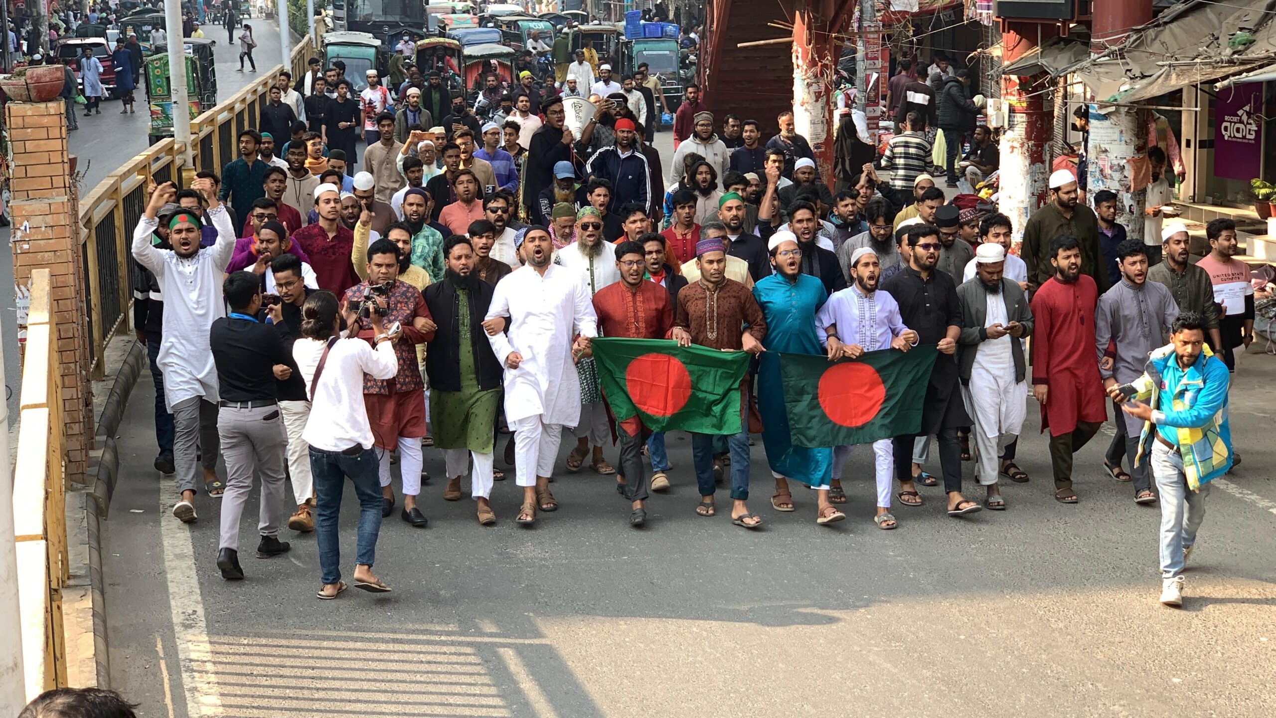 ওসমান হাদি হত্যার বিচারের দাবিতে রাজশাহীতে বিক্ষোভ