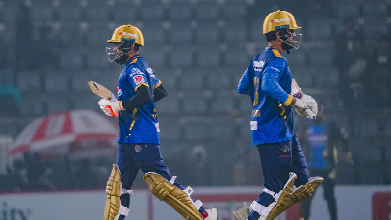 মিঠুনের ফিফটির পরও হারল ঢাকা