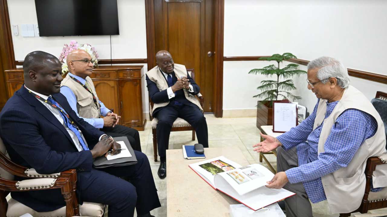 প্রধান উপদেষ্টার সঙ্গে কমনওয়েলথ নির্বাচন পর্যবেক্ষক দলের সাক্ষাৎ