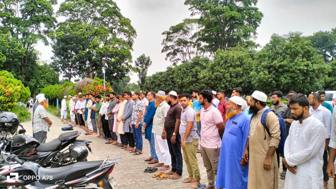 বিমান দুর্ঘটনায় নিহতদের স্মরণে রাবিতে গায়েবানা জানাজা