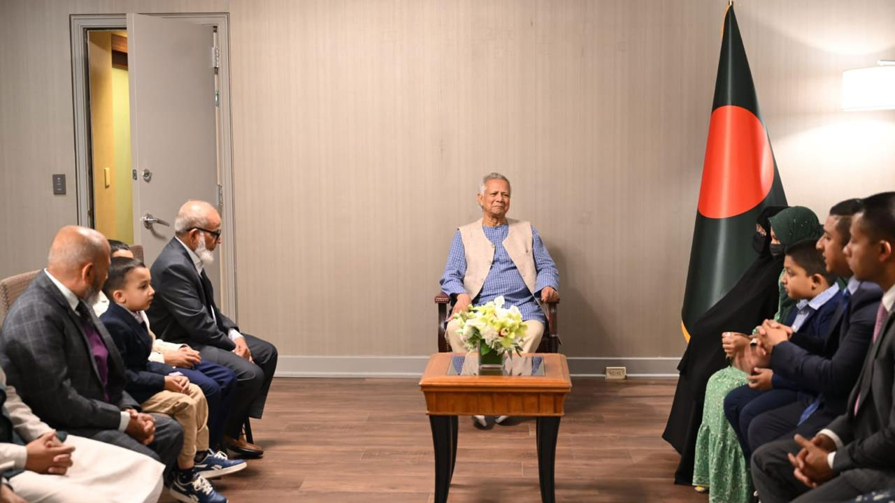 প্রধান উপদেষ্টার সঙ্গে নিউইয়র্কে নিহত পুলিশ কর্মকর্তার পরিবারের সাক্ষাৎ