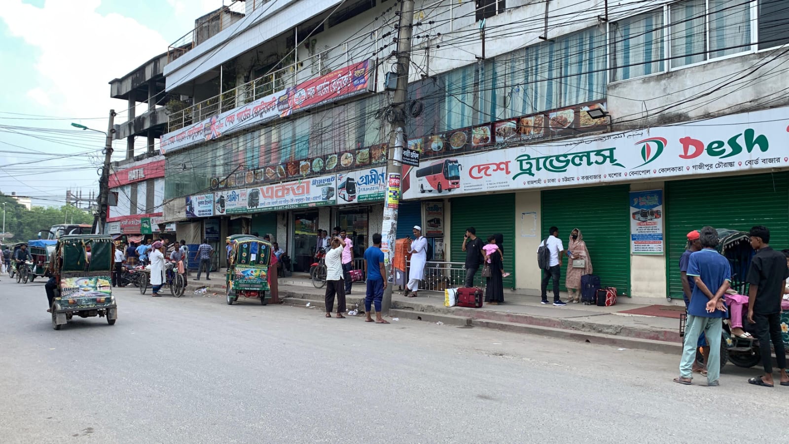 রাজশাহী অঞ্চলের ৩ জেলা থেকে বাস চলাচল বন্ধ