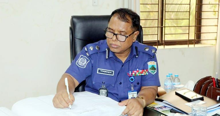 ফ্যাসিস্ট সংগঠনগুলোর নেতাকর্মীদের জামিনের পর পুনরায় গ্রেফতারের নির্দেশ রাজশাহী রেঞ্জ ডিআইজির