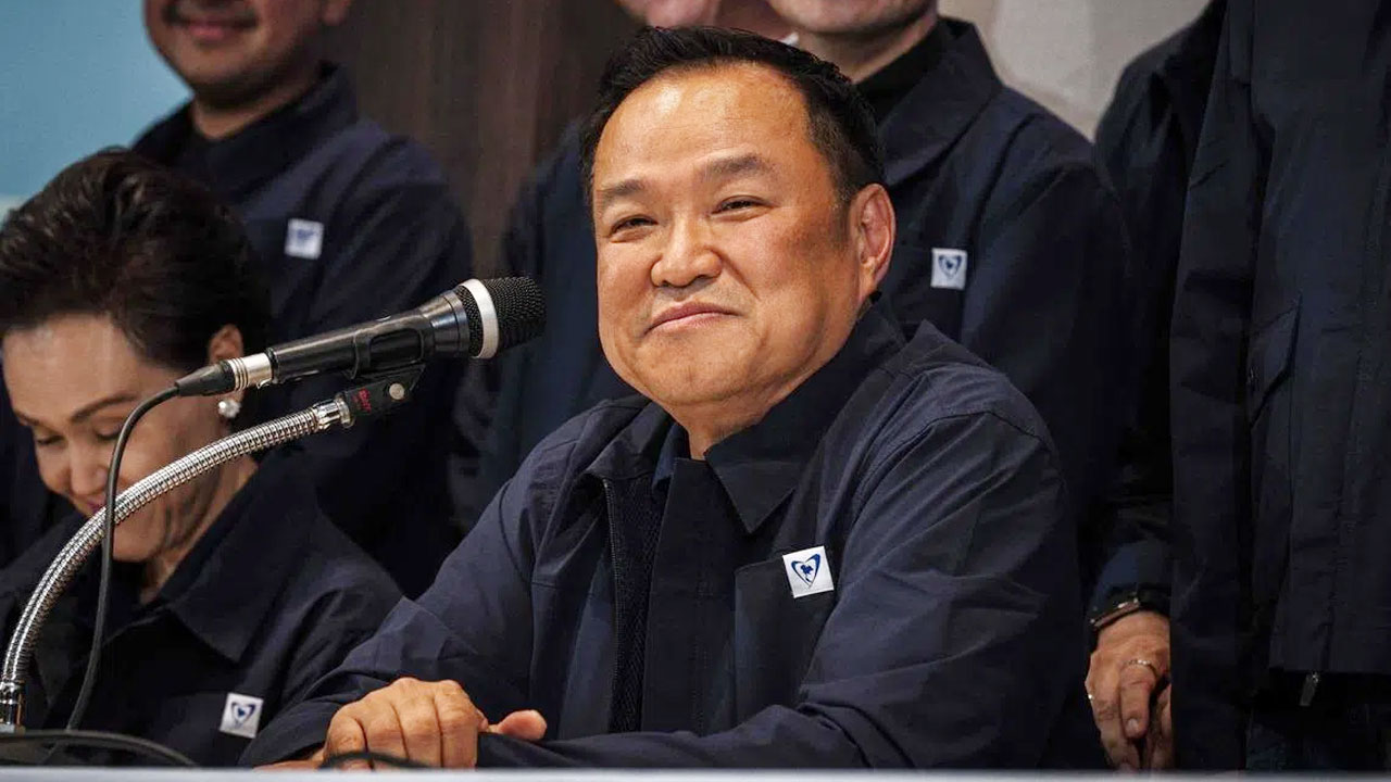 থাইল্যান্ডের নির্বাচনে বড় বিজয় পেলেন অন্তর্বর্তী প্রধানমন্ত্রী আনুতিন