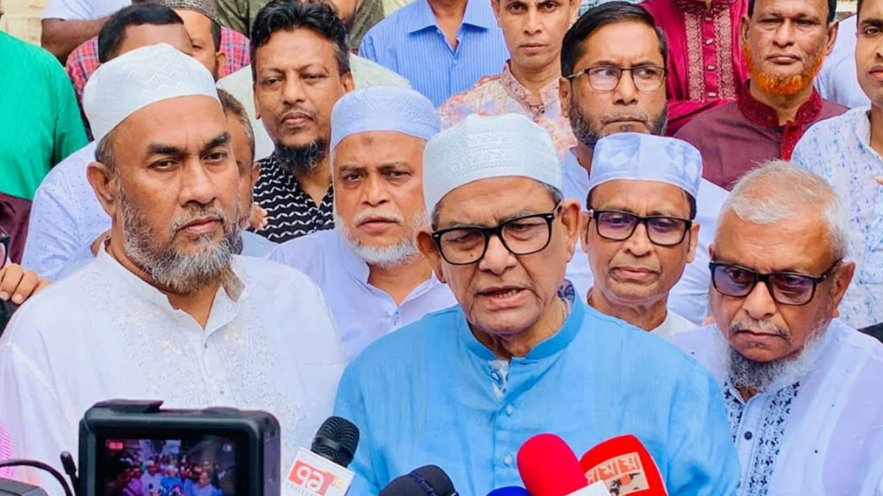 ফেব্রুয়ারিতে নির্বাচনের মাধ্যমে দেশ রাইট ট্র্যাকে উঠবে : ফখরু‌ল