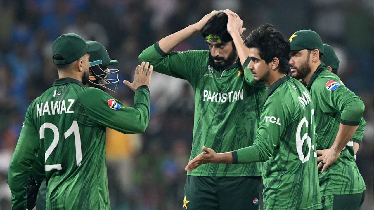 ভারতের কাছে হারের পর পাকিস্তানের ড্রেসিংরুমের পরিবেশ যেমন ছিল