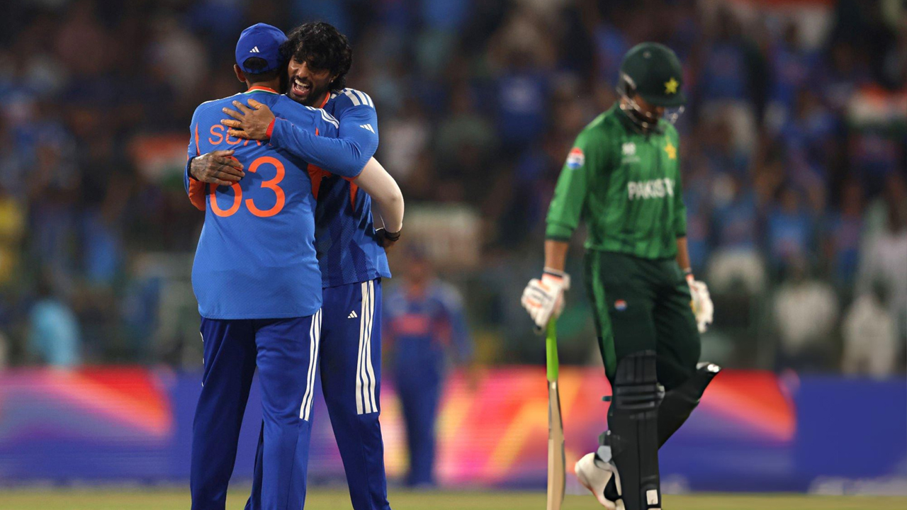 পাকিস্তানকে হারিয়ে সুপার এইটে ভারত