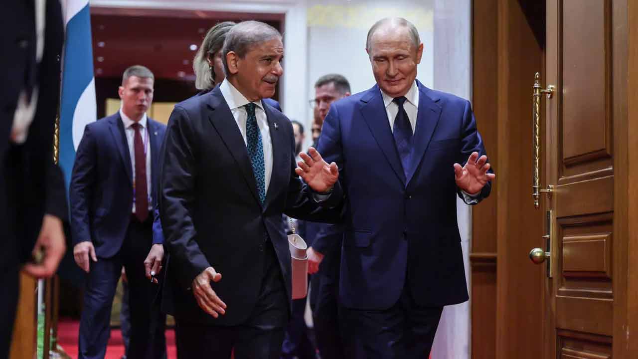 দক্ষিণ এশিয়ায় ভারসাম্য রক্ষায় ঘনিষ্ঠ হচ্ছে পাকিস্তান-রাশিয়া