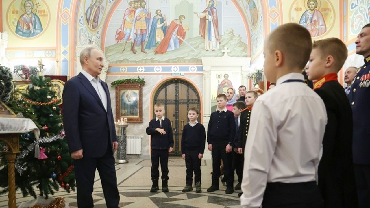 ইউক্রেনে রুশ সেনারা ‘ঈশ্বরের লক্ষ্য’ পূরণ করছে বললেন পুতিন