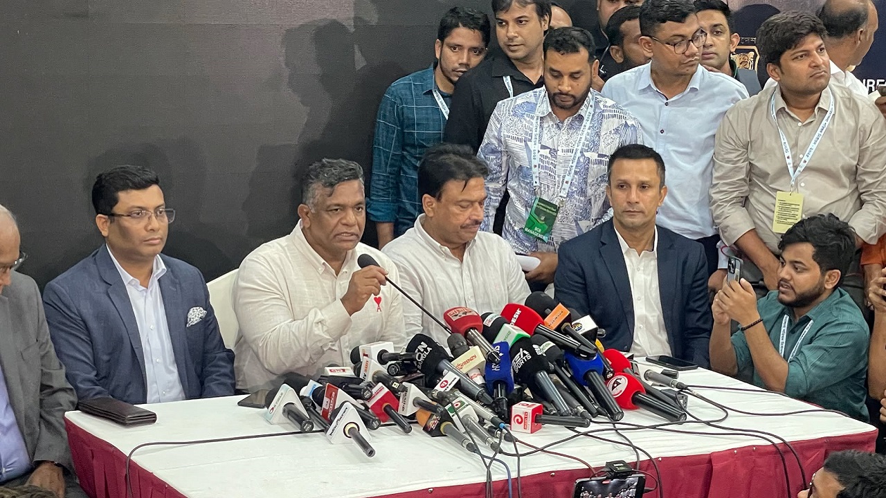 বিসিবি সভাপতি বুলবুল, সহসভাপতি ফারুক-সাখাওয়াত