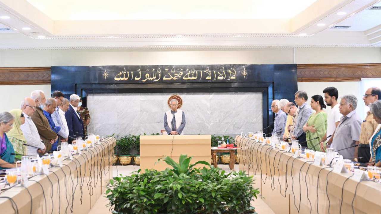 বিমান দুর্ঘটনায় নিহত দুই শিক্ষককে রাষ্ট্রীয় সম্মাননা দেওয়ার সিদ্ধান্ত