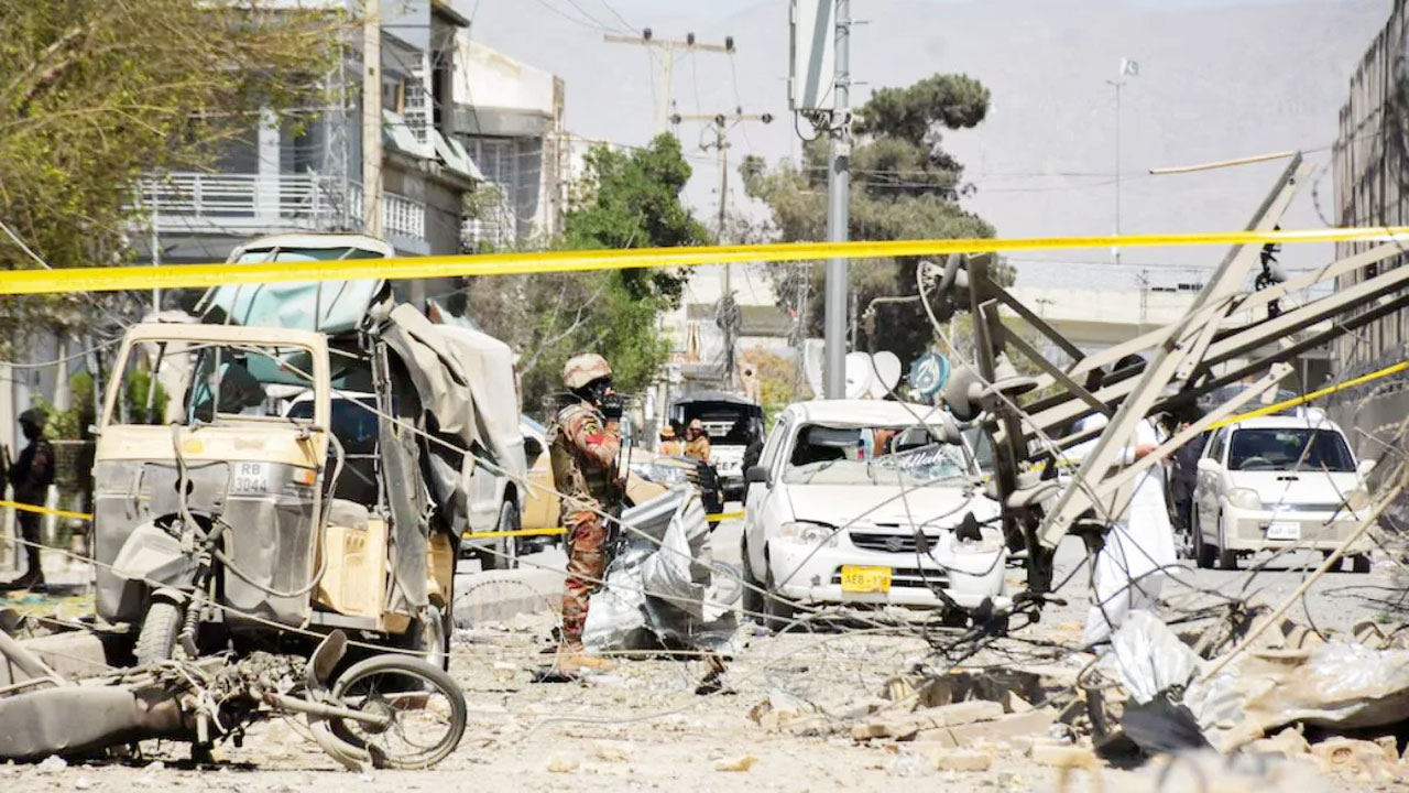 পাকিস্তানে নিরাপত্তা চৌকিতে গাড়িবোমা হামলা, নিহত১১