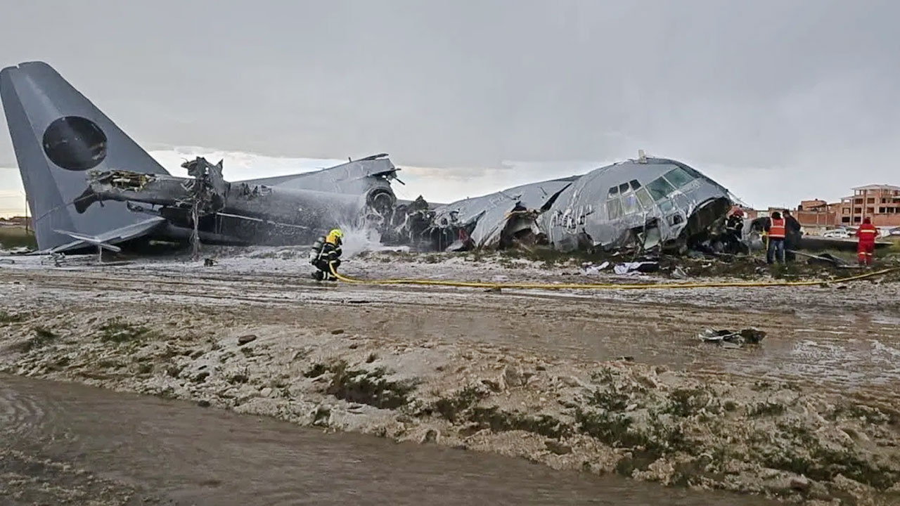 বলিভিয়ায় টাকা ভর্তি উড়োজাহাজ বিধ্বস্ত নিহত ১৫