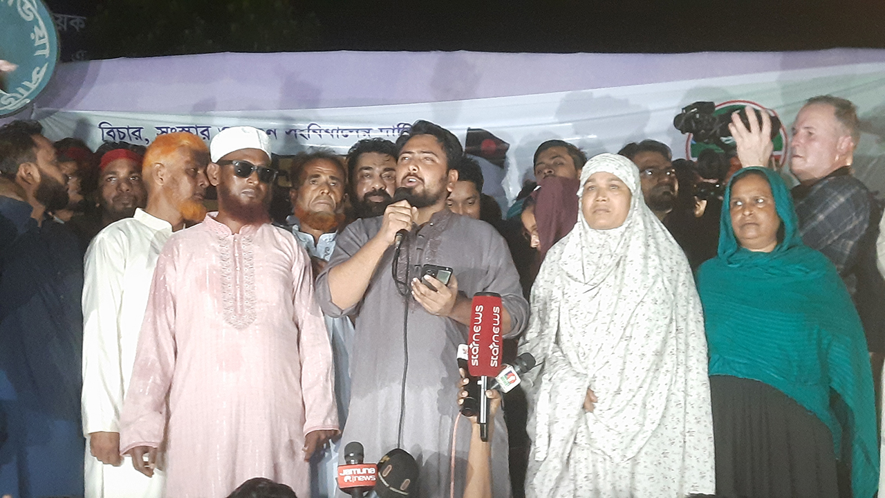 চাঁদাবাজদের কবল থেকে ব্যবসায়ীদের রক্ষা করব : নাহিদ