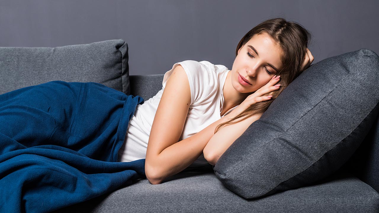 পিরিয়ডের সময় অতিরিক্ত ঘুম পায়? জেনে নিন কারণ