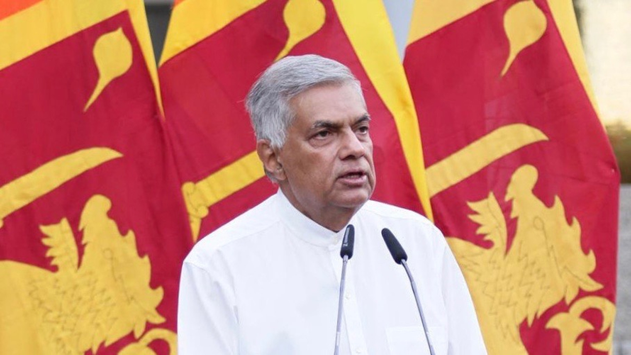 শ্রীলঙ্কায় গণঅভ্যুত্থানের পর দায়িত্ব নেওয়া সাবেক প্রেসিডেন্ট গ্রেফতার