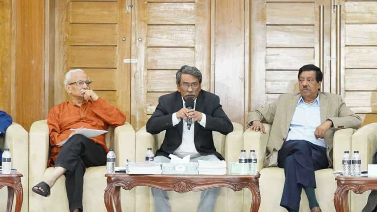 কমিশন এক মাস সময় নিয়ে আলোচনা অব্যাহত রাখতে উৎসাহী নয় : আলী রীয়াজ