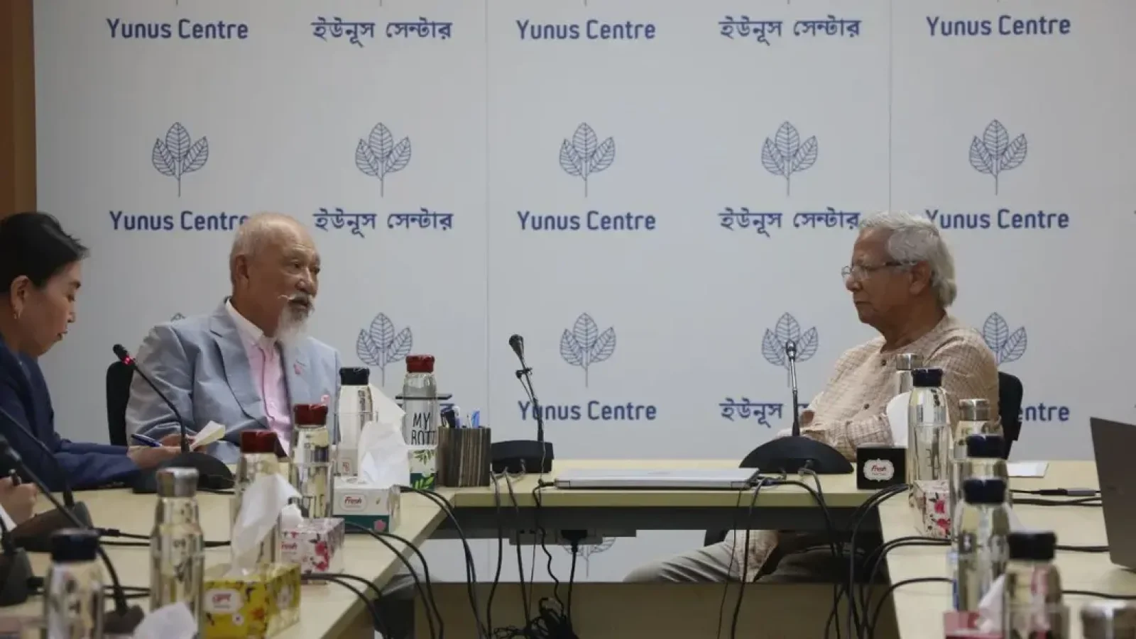 রোহিঙ্গা সংকট ও আঞ্চলিক সহযোগিতার বিষয়ে ড. ইউনূসের সঙ্গে সাসাকাওয়ার বৈঠক