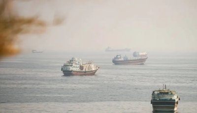 হরমুজে সৌদি জাহাজে হামলায় দুই নাবিক নিহত