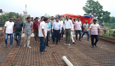 হড়গ্রাম রেলক্রসিং ফ্লাইওভারসহ বিভিন্ন উন্নয়ন কাজ পরিদর্শনে রাসিক প্রশাসক