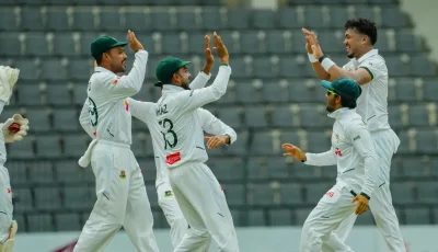 তাসকিন-মিরাজের জোড়া শিকার, স্বস্তিতে মধ্যাহ্নভোজে গেল বাংলাদেশ