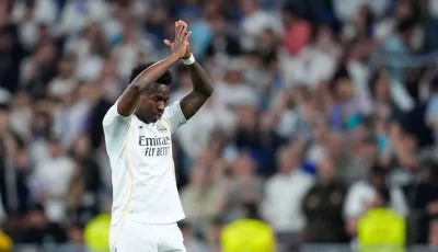 আলাভেসকে হারিয়ে বার্সেলোনার সঙ্গে পয়েন্টের ব্যবধান কমালো রিয়াল