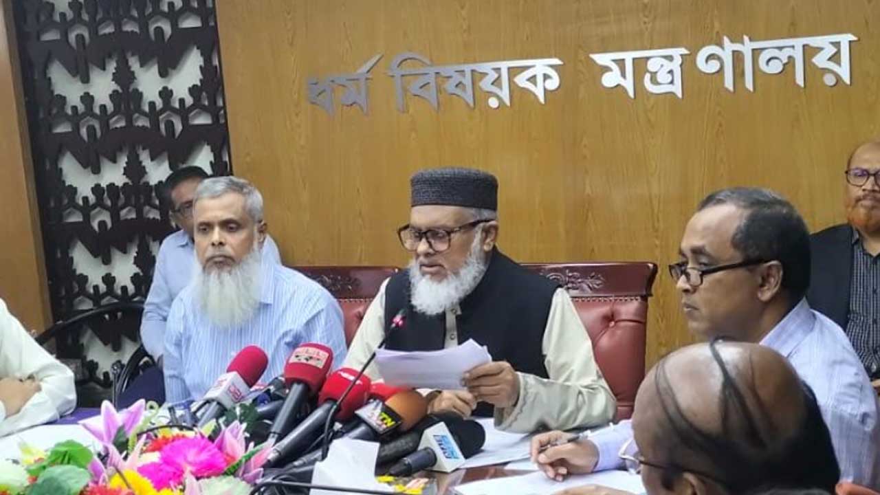 আমার কোনো সেফ এক্সিটের প্রয়োজন নেই, এদেশেই থাকবো : ধর্ম উপদেষ্টা