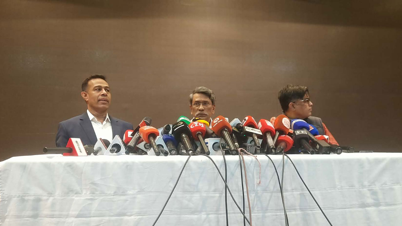 বাংলাদেশের নাগরিকদের বৃহদাংশ পুরোনো ব্যবস্থায় ফিরতে চায় না: আলী রীয়াজ