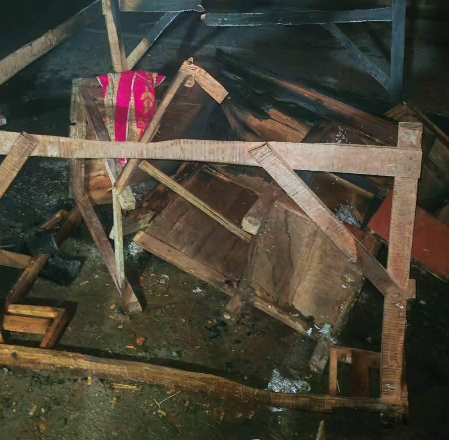 ঈদগাহ মাঠের কমিটি নিয়ে দ্বন্দ্ব রাজশাহীতে বিএনপির দুই গ্রুপে সংঘর্ষ: কার্যালয় ভাঙচুর ও অগ্নিসংযোগ, আহত ১০