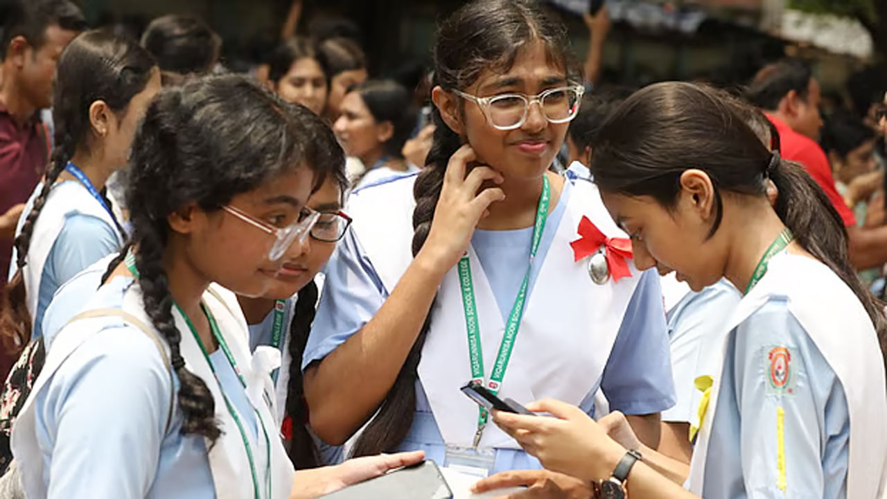 প্রস্তুত বোর্ড, দুপুর ২টায় ওয়েবসাইটে আপলোড হবে এসএসসির ফল