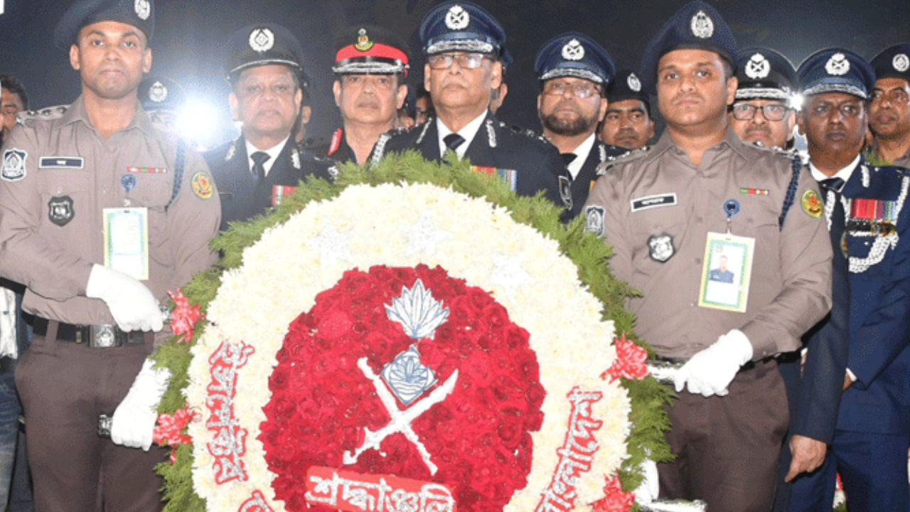 ভাষা শহীদদের প্রতি আইজিপির শ্রদ্ধা
