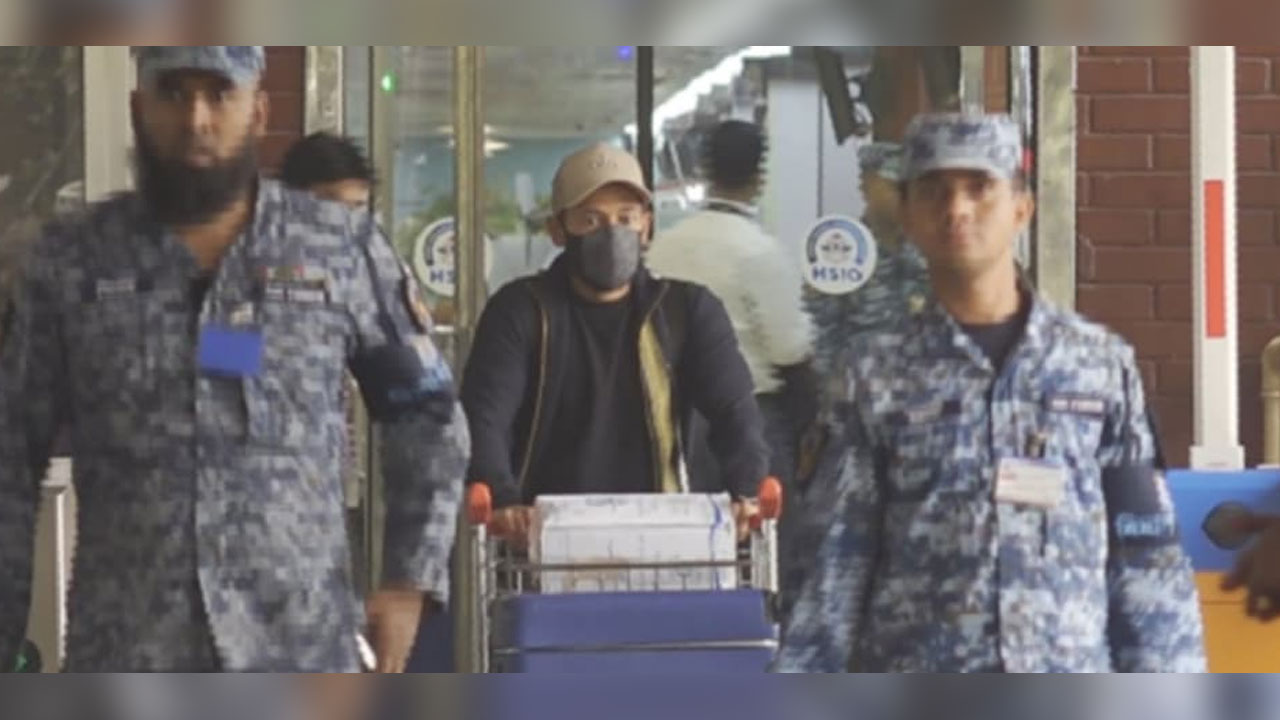 সৌদি আরব থেকে দেশে ফিরেছেন মুশফিক