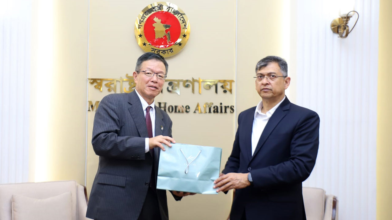 পুলিশ পুনর্গঠনে জাপানের সহযোগিতা চেয়েছেন স্বরাষ্ট্রমন্ত্রী